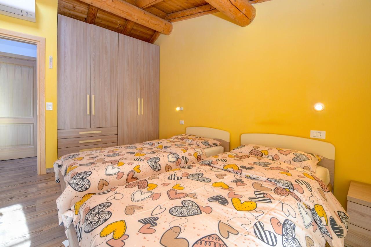Casa Nel Borgo - Il Gufo Apartment Tremosine Luaran gambar