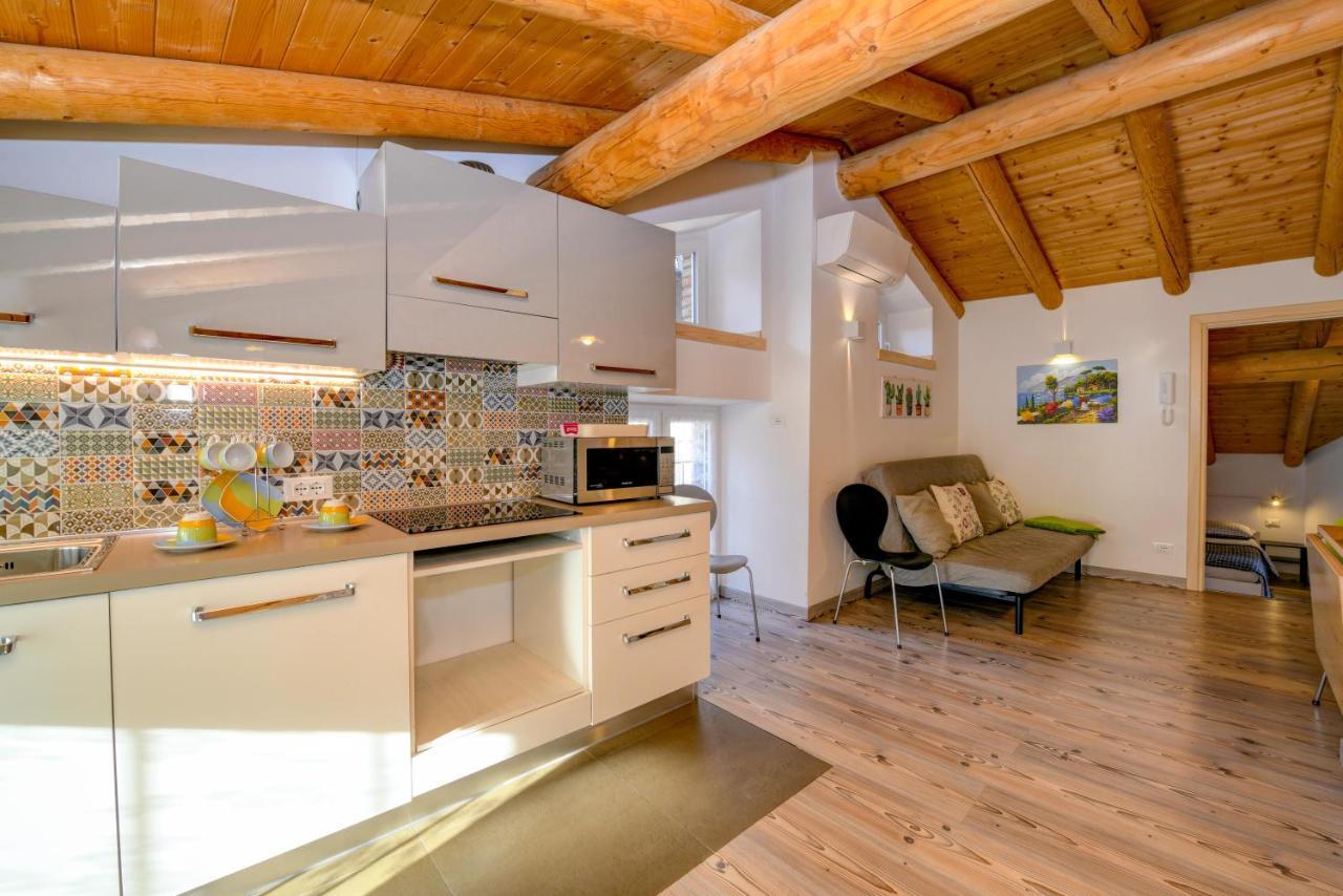 Casa Nel Borgo - Il Gufo Apartment Tremosine Luaran gambar